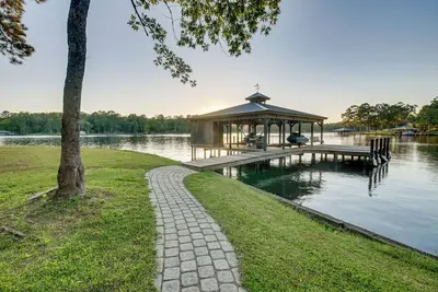 Image de Waterfront Escape w/ Hot tub & Dock in Eatonton!
