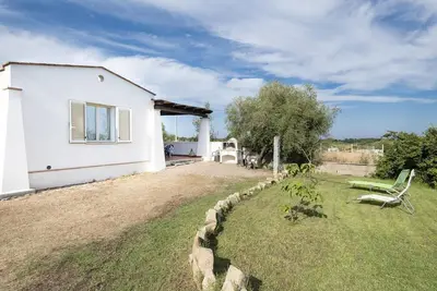 Image de Lovely detached cottage with large outdoor space, 700 m. from the beach