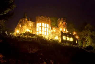 Image de Regal Castle Suite for a Luxury Getaway to Lake George in Upstate New York