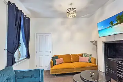 Image de Sleeps 6 Central, Spacious 2-bedroom Ground Floor Apartment in Newark-on-Trent