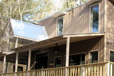 Image de Georgia's Coziest Riverside Retreat: Cabin Adventure in Claxton