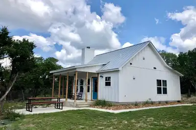 Image de Charming Cabin for Glamping Vacations in Wimberley, Texas