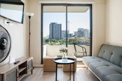 Image de Sleek 2br 2ba Apartment Nunoa | Modern Space for 5