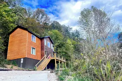 Image de Starlight View | Hot Tub | Pets Ok | Forest Views  - Cabin in the Woods off Nada Tunnel Rd