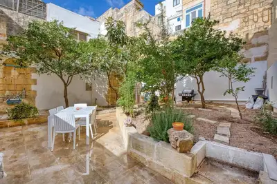 Image de Lovely 4br Maltese Home with Private Garden & Bbq!