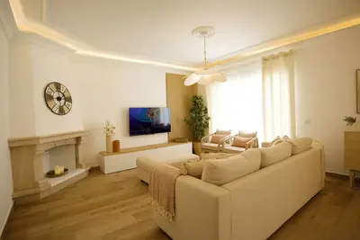 Image de Luxury Villa with Pool, Garage and Sea Views