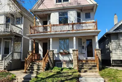 Image de Bright and spacious 2-bedroom apartment with Ac, laundry in Milwaukee's Bay View