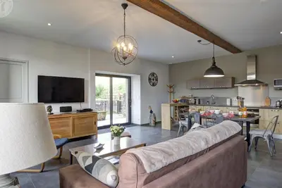 Image de Gîte spacieux moderne avec wifi et terrasse