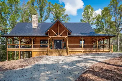 Image de Lux Cabin in Hocking Hills~Pickleball~Theatre~Sauna~Gym~Dog Friendly~Sleeps 18