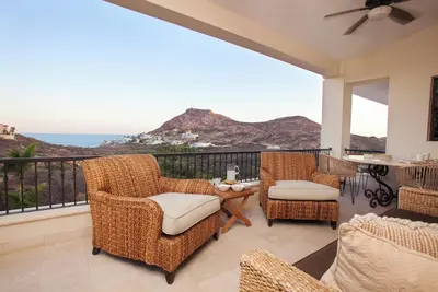 Image de Serenity in Cerro Colorado by The Agency Baja