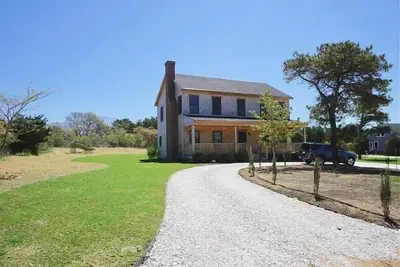 Newly constructed home in convenient location mid Island