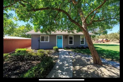 Image de Charming cottage located on a secluded farm nestled between Sfo and Yosemite Np!