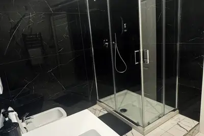 Image de Central guesthouse 3 min from Napoli Centrale - WiFi, flexible check-in