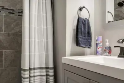 Image de Fantastic 4-bedroom house 12 minutes away from downtown Chicago