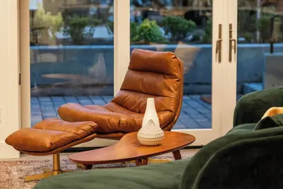 Image de Luxe King Suite + Steps 2 Lake Union + Chef's Kitchen