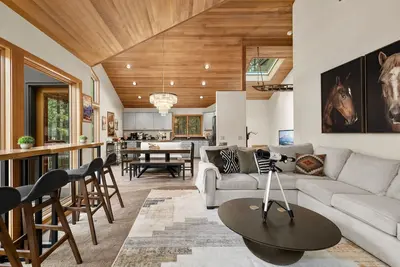 Image de Wow! New! Black Butte Luxe! ! Views/Arcade/GameRoom/Hot Tub/Sauna/2 Playrooms!