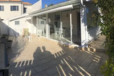 Image de Maison de Vacances 'Chez Christine et Jean-Louis' avec Terrasse Privée et Wi-Fi