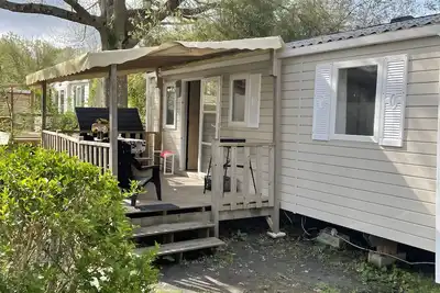 Image de Mobil-home climatisé 3 chambres – 6 personnes – Terrasse couverte – Bord du lac d’Aureilhan