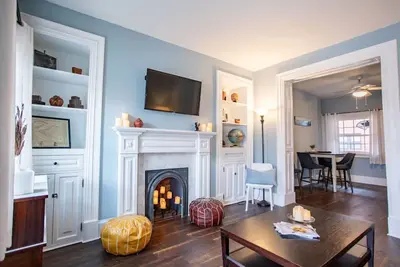 Image de HostWise Stays - Southside Gem – Patio, Smart TVs, Walk Everywhere