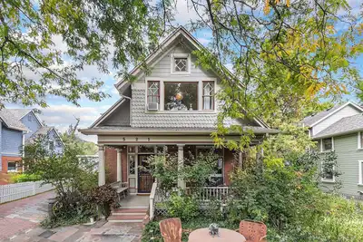 Image de 4Bd Creekside Retreat w/ hot tub in the heart of Boulder – Walk to Pearl Street!