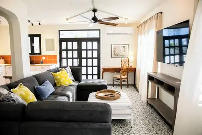 Image de N1 Condos 5 bedroom 4bth, Plunge pool, Near Ocean Park Beach