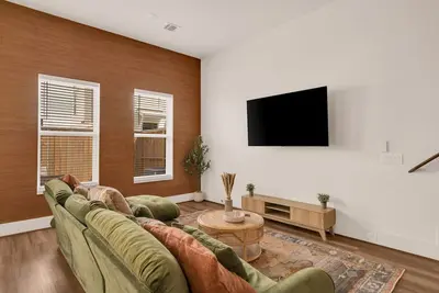 Image de Desert Oasis - 30 Min to Midtown, Galleria, & Nrg