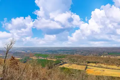 Image de High Brow House - Elevate to Escape