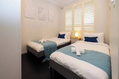 Image de Ocean Breeze Stay 2br à Mosman, à pied de la plage