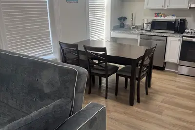 Image de Luxurious large condo, no steps, amenities galore. Brand new, Secure, Parking, W/D