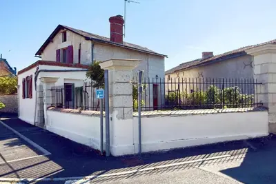 Image de Charmant Gîte en Pierre du XIXe avec Jardin en Poitou