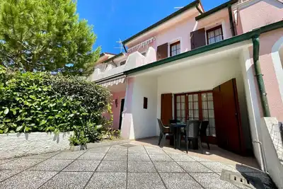 Image de Villa colorée proche de la mer