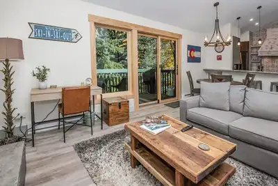 Image de Modern Mountain East Vail Condo, Pool | Tf1006