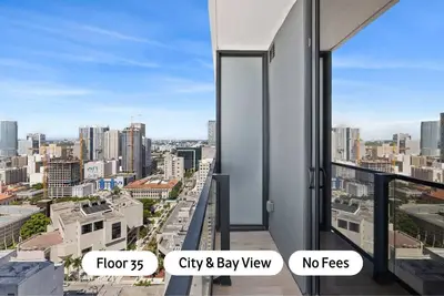 Image de Mvr - Studio with Prime Views & 5-Star Style