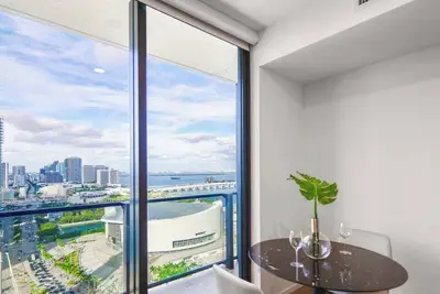 Image de Holiday Offer: Trendy Miami Studio