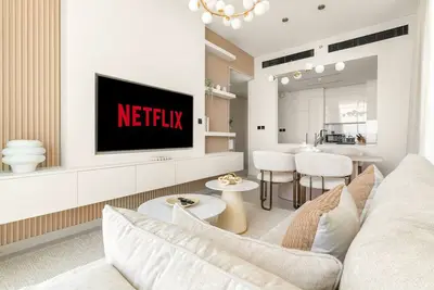 Image de Modern 2bd Retreat with Private Pool in Jvc