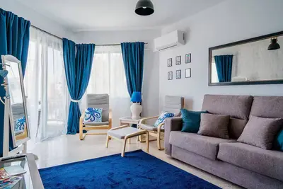 Image de Bright seaside apartment with balcony & fast WiFi – 5-min walk to the beach