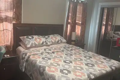 Image de Fantastic 1 room with Ac in charming Irvington