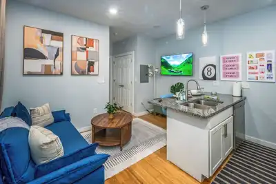 Image de Otr by Tql+Smart TVs+King Bed+Wifi+Sleeps 3+1st Fl