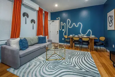 Image de Otr by Tql+Findlay Market+King Bed+Smart TVs+wifi+Sleeps 6ppl+1st Fl