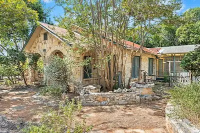 Image de Cherry Street Retreat - 1 Block from Main!