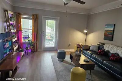 Image de Poolside - Roomy - 2-Bedroom Apartment Close to Hobby Airport