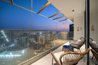 Image de First Class |1br| Modern Serenity | Near Downtown