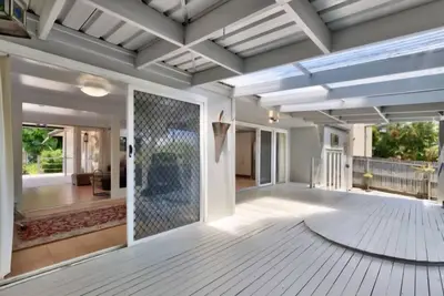 Image de Beautiful and spacious 2-bedroom home with extra room for blow-up beds if needed