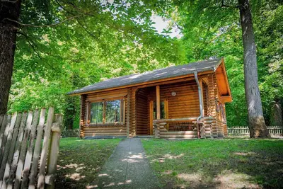 Image de Chalet «Le Châtaignier» en plein centre d'Amnéville et de son centre de loisirs.