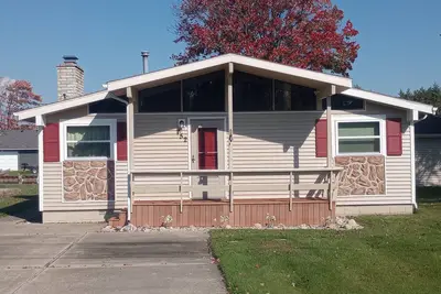 Image de Hubbard Lake Waterfront - Step out to your Boat!