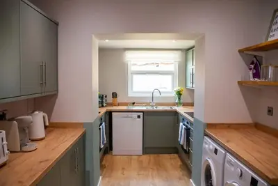 Image de Large House | Racecourse & City