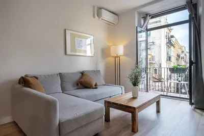 Image de Stay in Style: Chic units in a building Facing Gaudí’s Palau Güell! By Ramblas!
