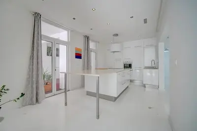 Image de 20 minutes from Lisbon, spectacular house w/ garden. Pets accepted