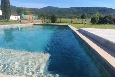 Image de Villa unique, Piscine & Forêt