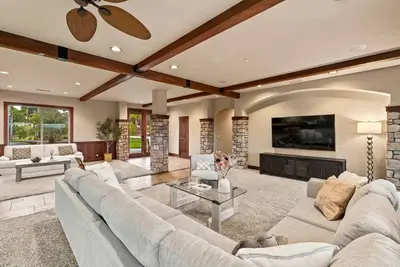 Image de Luxe 5br Villa / Event-Friendly & Pool Table